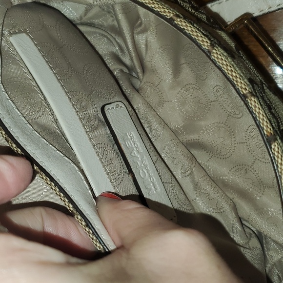 Michael Kors Crossbody - Picture 4 of 7